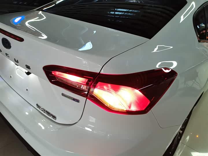 Фото 8 - Ford Focus