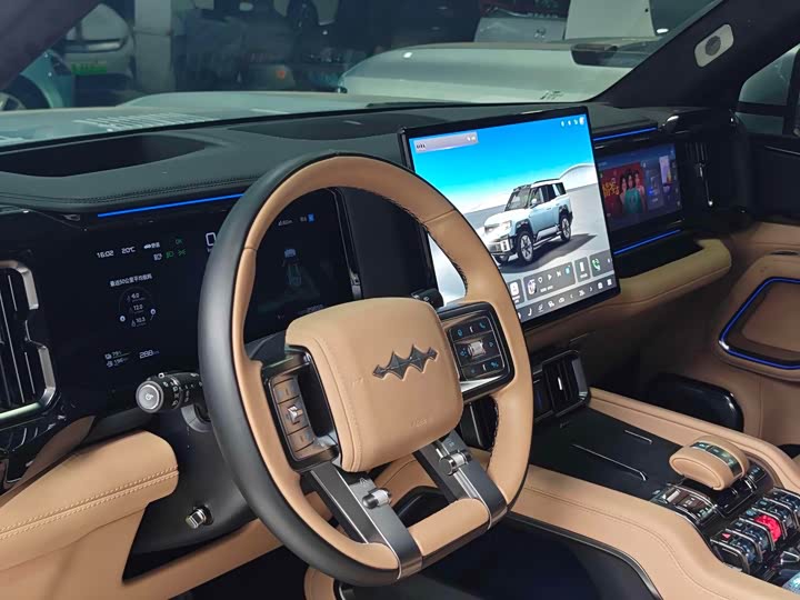 Фото 8 - BYD FangChengBao Leopard 8