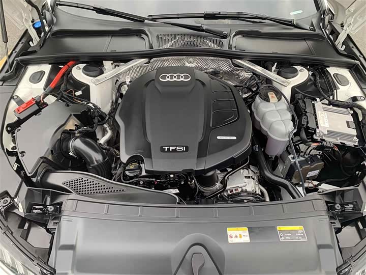 Фото 9 - Audi A4L