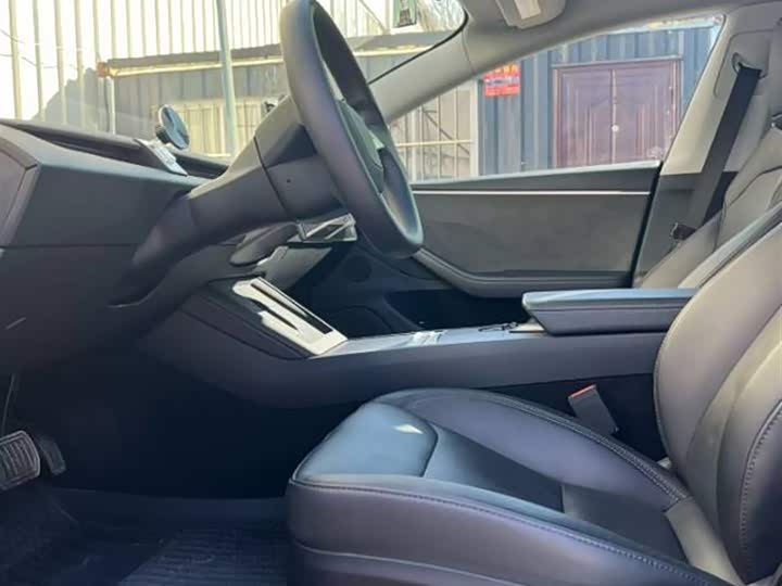 Фото 5 - Tesla Model 3