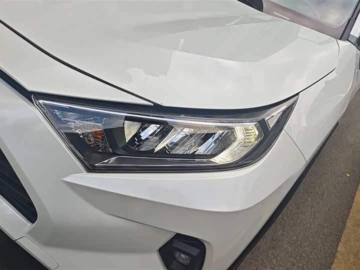 Фото 5 - Toyota RAV4