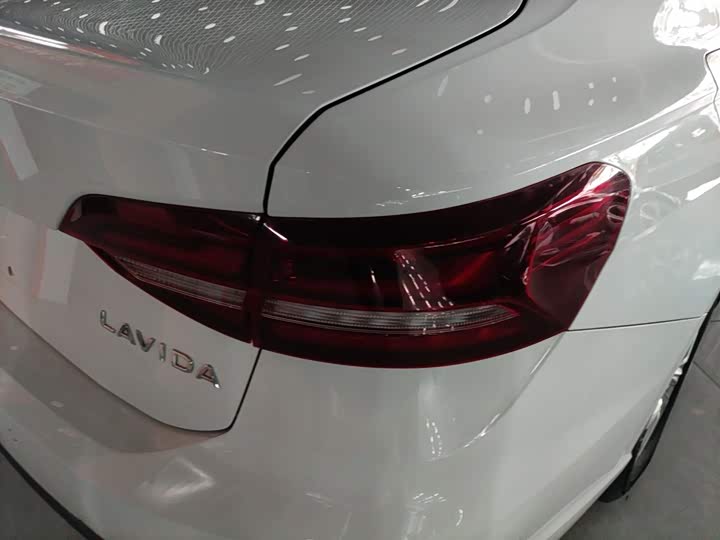 Фото 8 - Volkswagen Lavida