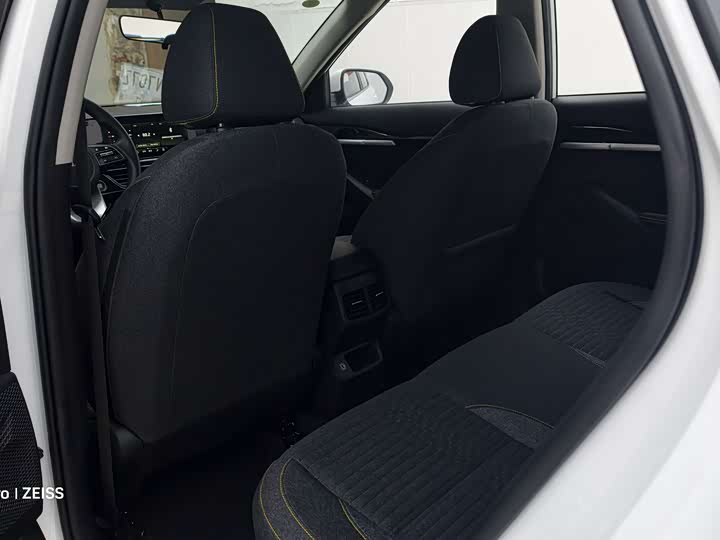 Фото 9 - Kia Seltos