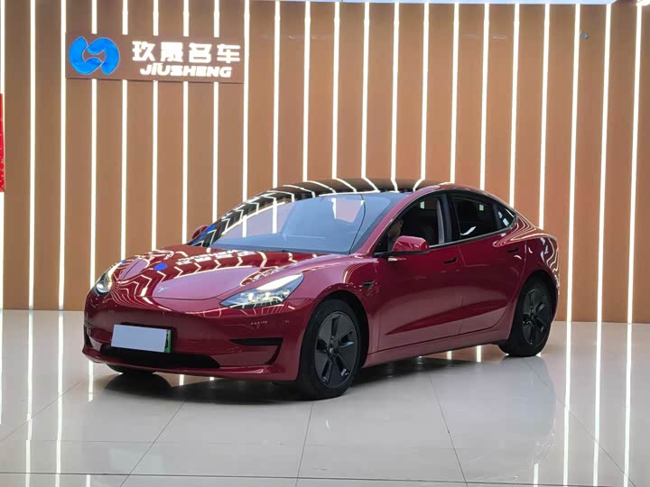 Фото 1 - Tesla Model 3