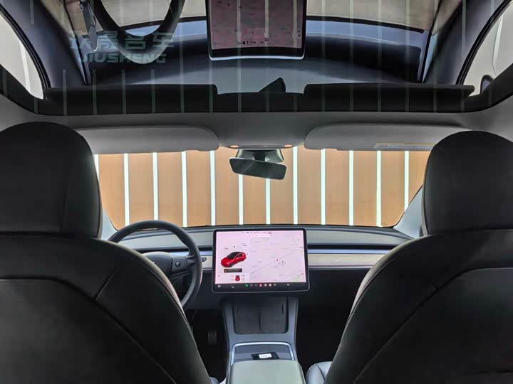 Фото 5 - Tesla Model 3