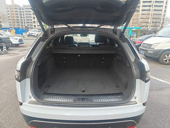 Фото 9 - Land Rover Range Rover Velar