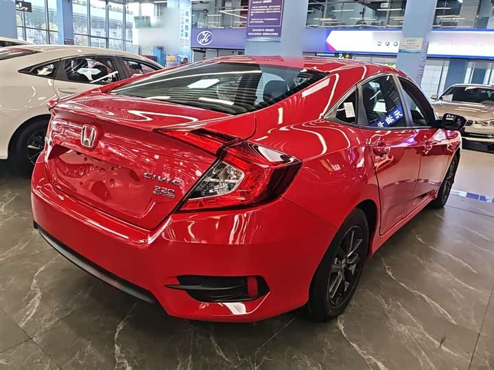 Фото 7 - Honda Civic