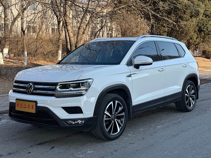 Фото 1 - Volkswagen Tharu