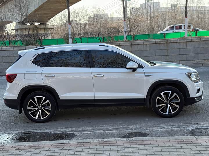 Фото 5 - Volkswagen Tharu