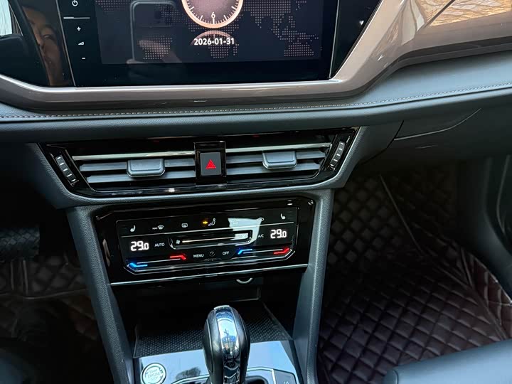 Фото 9 - Volkswagen Tharu