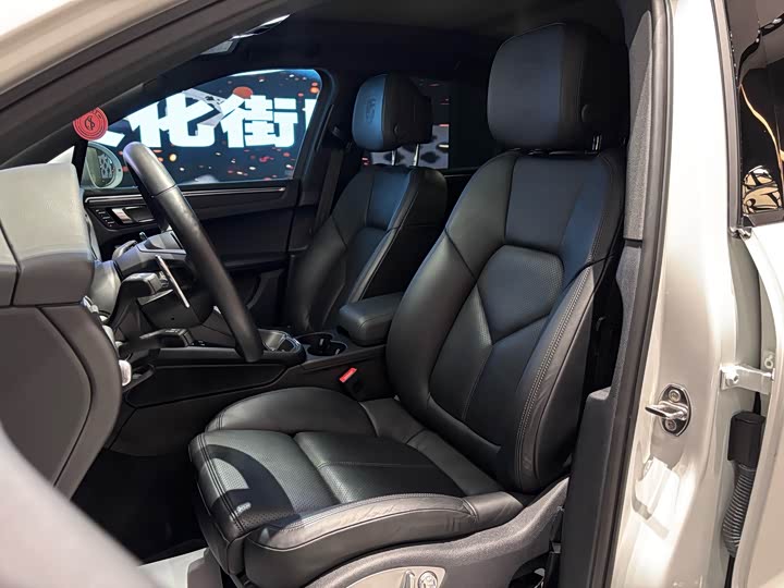 Фото 8 - Porsche Macan