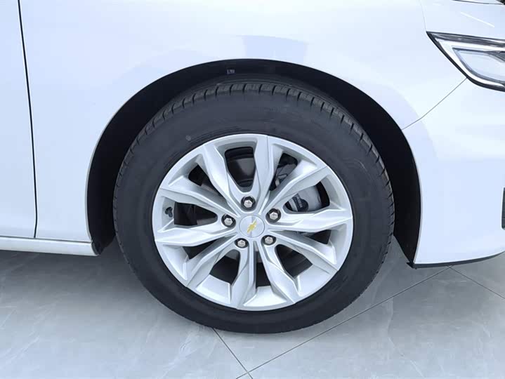 Фото 6 - Chevrolet Malibu XL