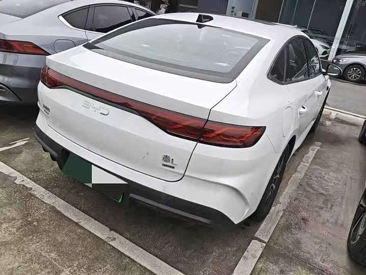 Фото 6 - BYD Qin L