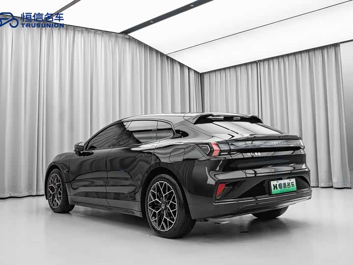 Фото 4 - Zeekr 001