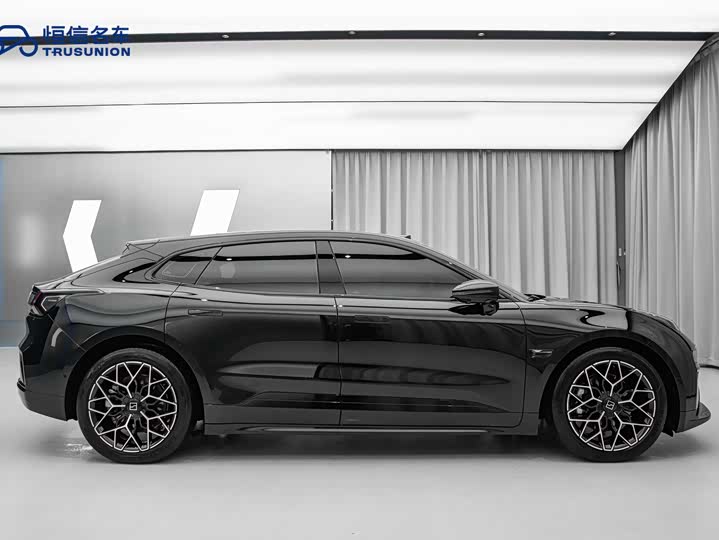 Фото 7 - Zeekr 001