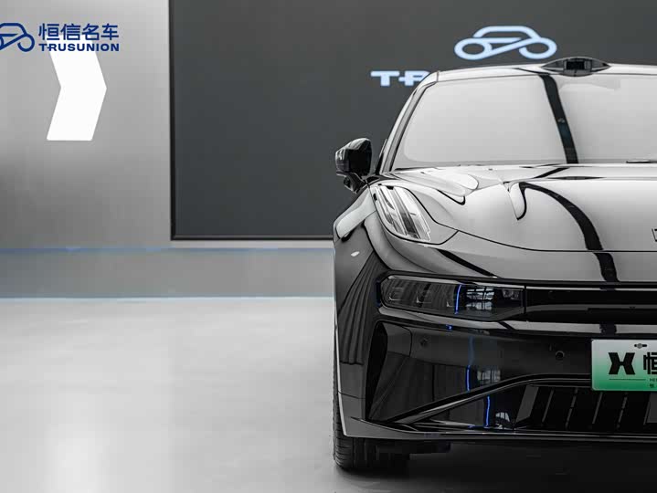 Фото 8 - Zeekr 001