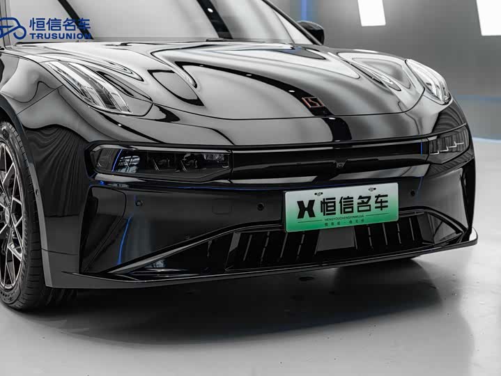 Фото 9 - Zeekr 001