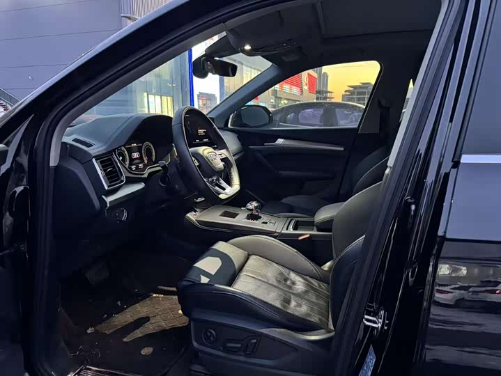 Фото 4 - Audi Q5L