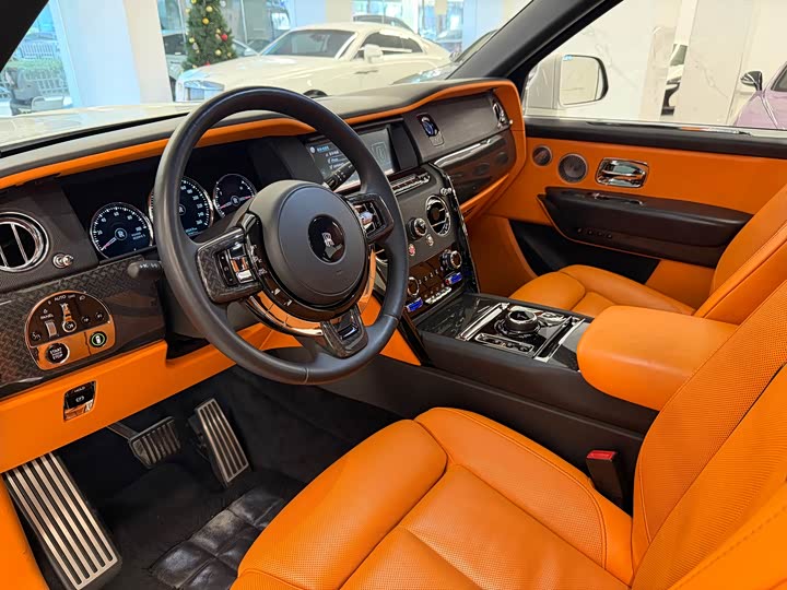 Фото 4 - Rolls-Royce Cullinan