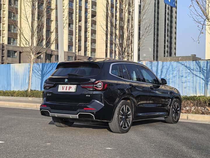 Фото 4 - BMW iX3