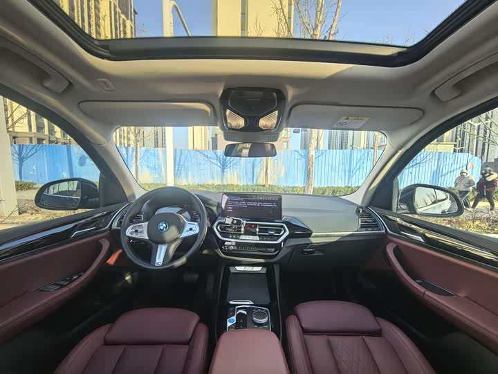 Фото 9 - BMW iX3