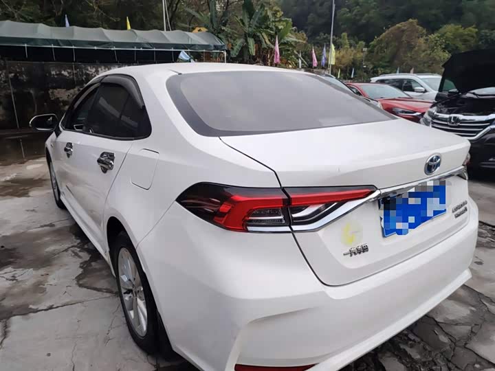 Фото 5 - Toyota Corolla