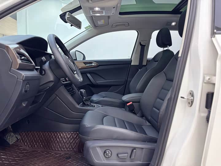 Фото 4 - Volkswagen Tharu