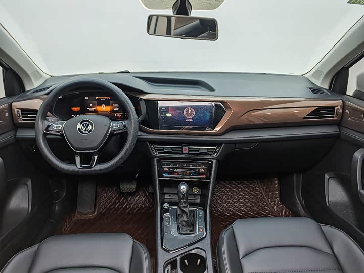 Фото 6 - Volkswagen Tharu