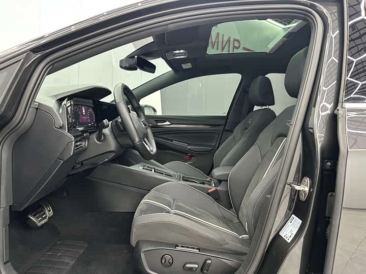 Фото 4 - Volkswagen Golf