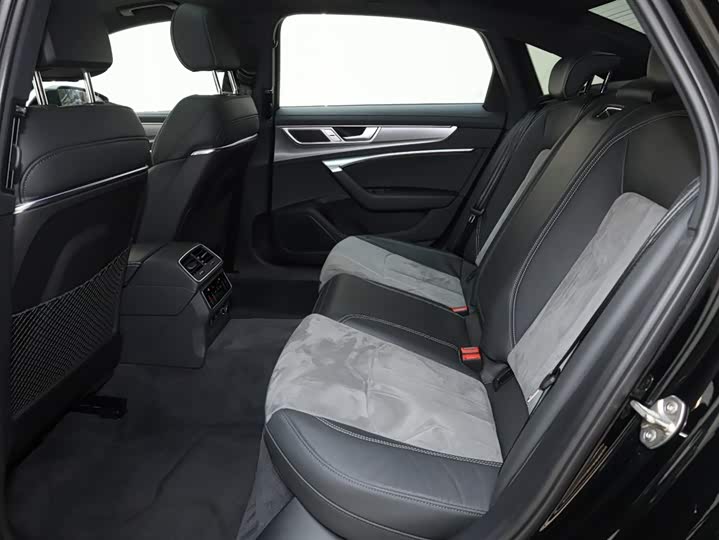 Фото 2 - Audi A6L