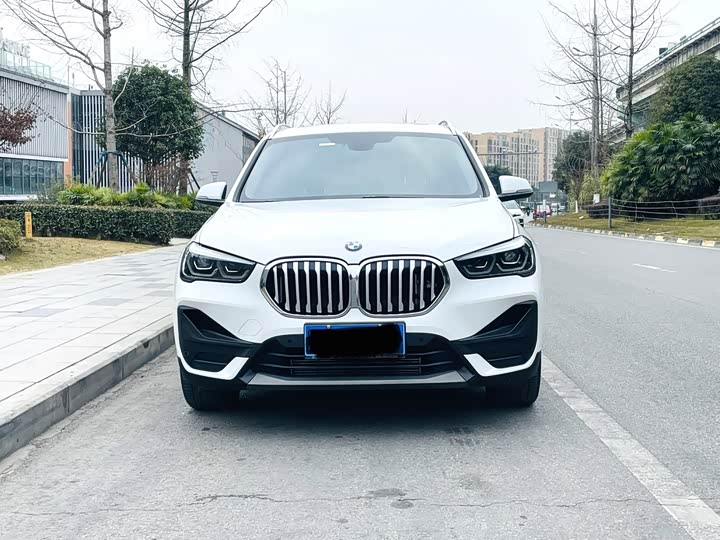 Фото 2 - BMW X1