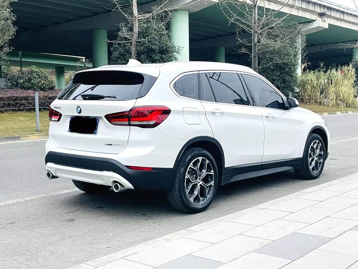 Фото 9 - BMW X1