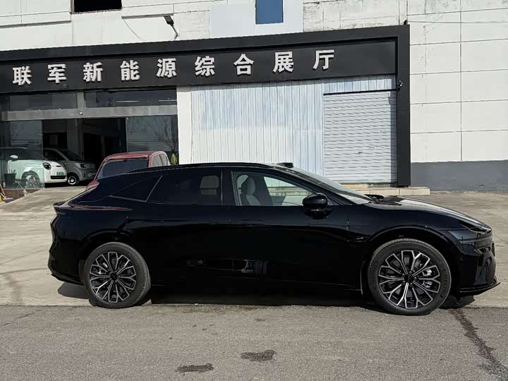 Фото 4 - Zeekr 007 GT