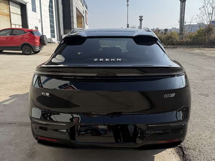 Фото 6 - Zeekr 007 GT