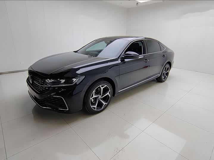 Фото 1 - Volkswagen Passat