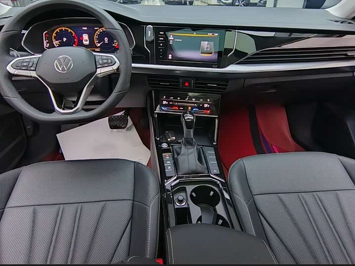 Фото 8 - Volkswagen Passat