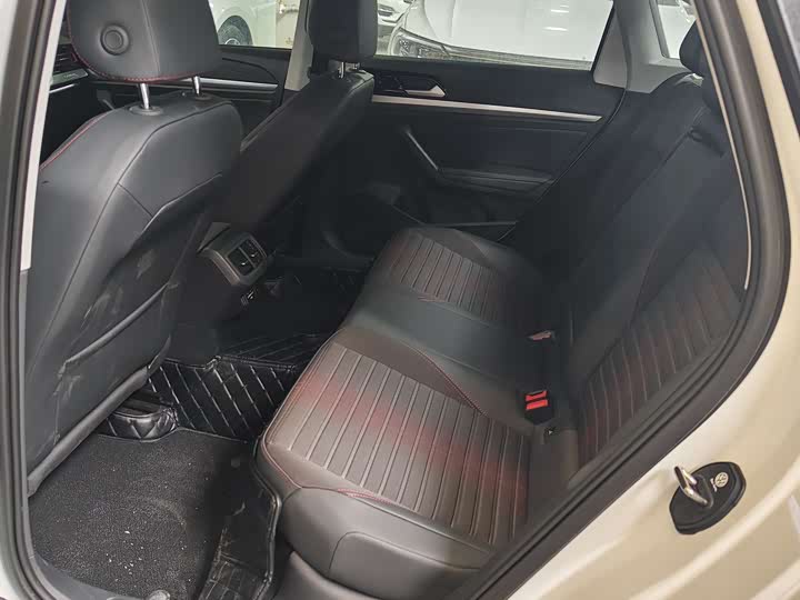 Фото 6 - Volkswagen Lavida