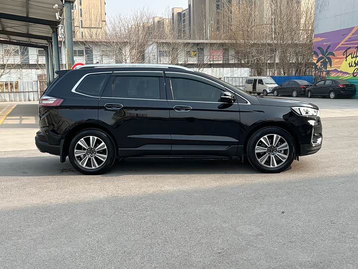 Фото 7 - Ford Edge