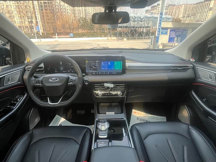 Фото 9 - Ford Edge