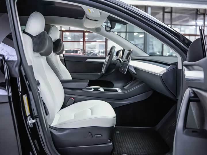 Фото 9 - Tesla Model Y