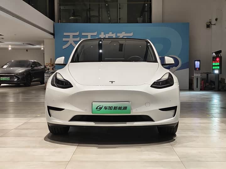Фото 2 - Tesla Model Y