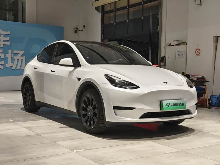 Фото 3 - Tesla Model Y