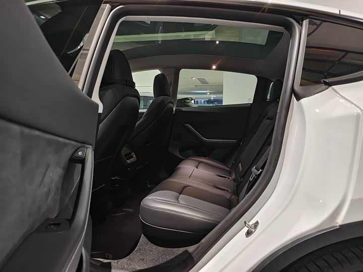 Фото 4 - Tesla Model Y