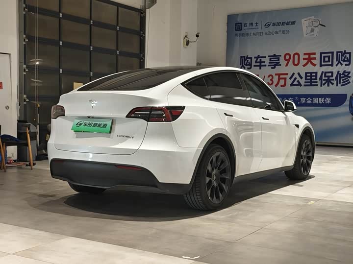 Фото 9 - Tesla Model Y
