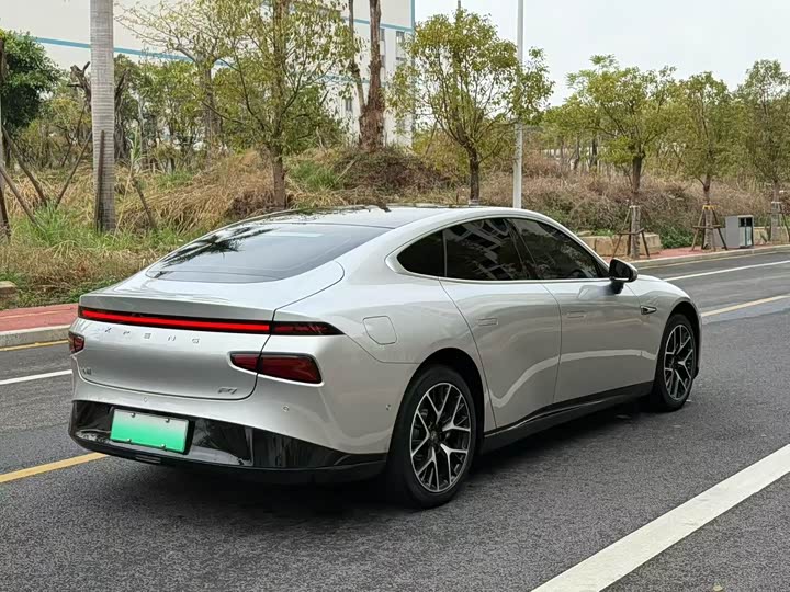 Фото 6 - XPeng P7