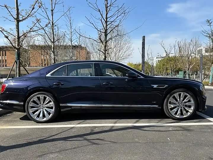 Фото 4 - Bentley Flying Spur