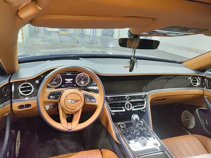 Фото 8 - Bentley Flying Spur