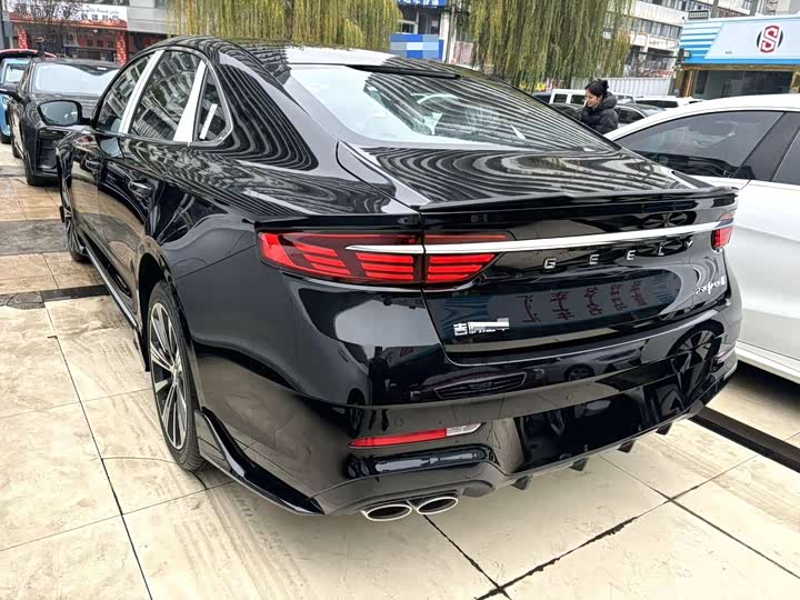 Фото 7 - Geely Preface