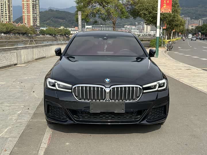 Фото 2 - BMW 5 Series