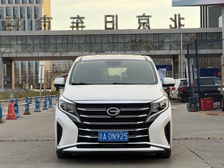 Фото 2 - GAC Trumpchi M8